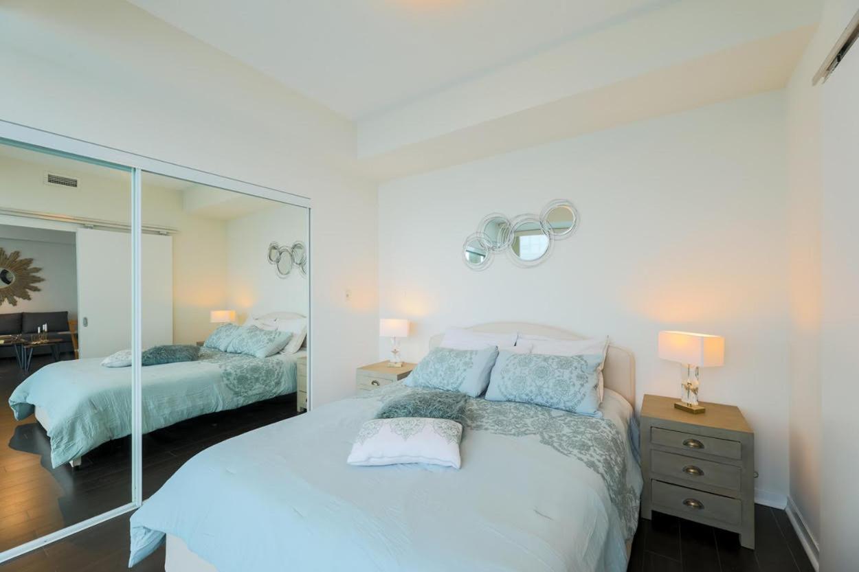 Skyline Elegance Condo Торонто Экстерьер фото